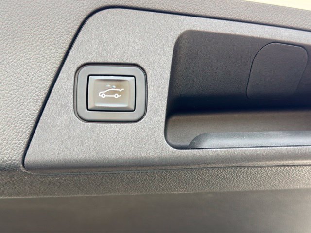 Used 2017 Buick Envision Essence FWD image 13