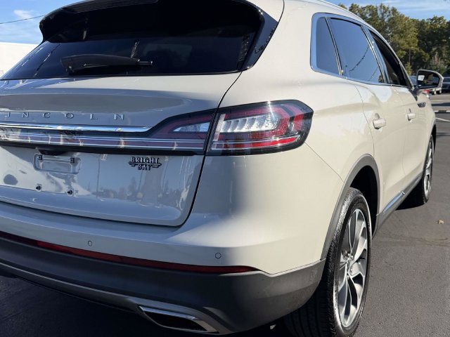 Used 2023 Lincoln Nautilus Reserve AWD/4WD image 6