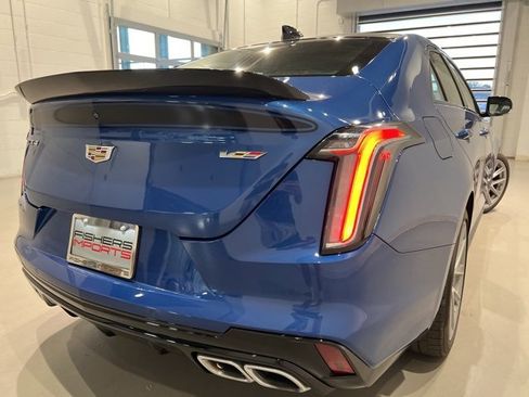 Used 2022 Cadillac CT4 V image 7
