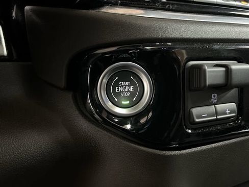 Certified 2025 Chevrolet Silverado 2500 LTZ w/ LTZ Premium Package AWD/4WD image 17