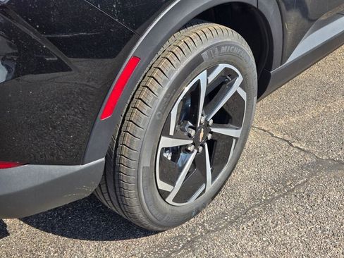 New 2026 Chevrolet Equinox EV LT image 9