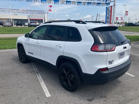 Used 2020 Jeep Cherokee Latitude Plus AWD/4WD image 5