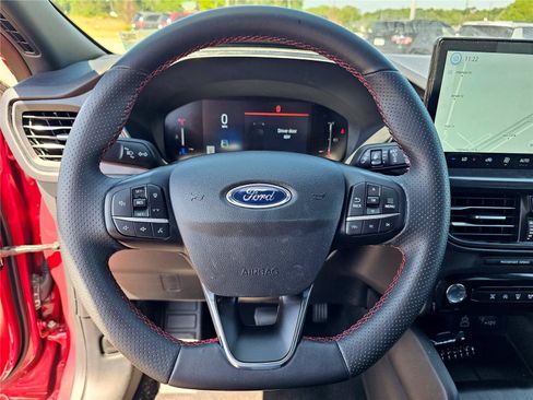 Used 2025 Ford Escape ST-Line w/ Tech Pack #1 FWD image 20