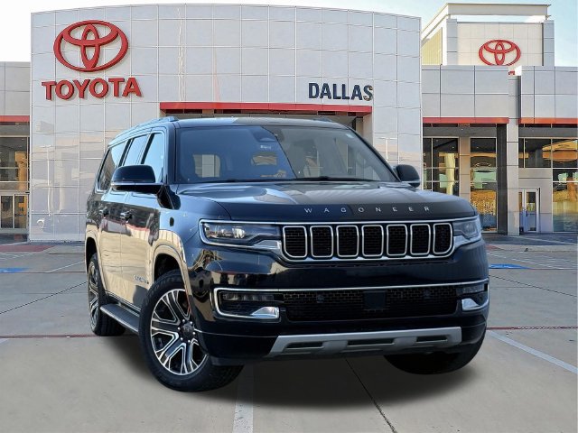 Used 2024 Jeep Wagoneer L Series II w/ Flexible Seating Group RWD image 1