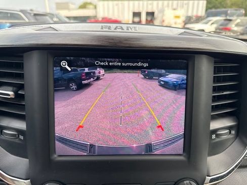 Used 2019 RAM 1500 Laramie AWD/4WD image 18