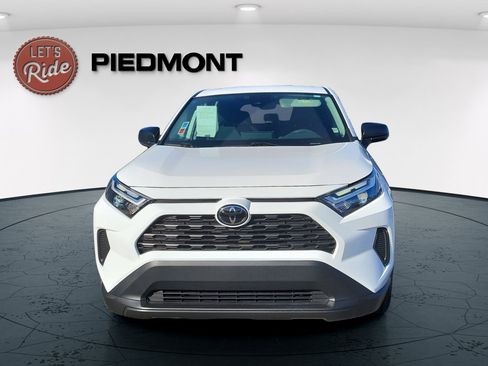 Used 2023 Toyota RAV4 LE image 5