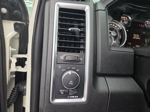 Used 2018 RAM 1500 Limited image 26