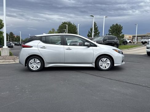 Used 2025 Nissan Leaf S FWD image 4