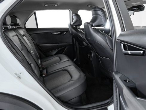 Used 2024 Kia Niro EX FWD image 35