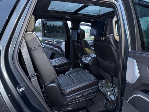 Used 2022 Cadillac Escalade Sport Platinum w/ Heavy-Duty Trailer Package AWD/4WD image 20