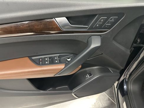 Used 2020 Audi Q5 2.0T Premium Plus w/ Premium Plus Package image 12