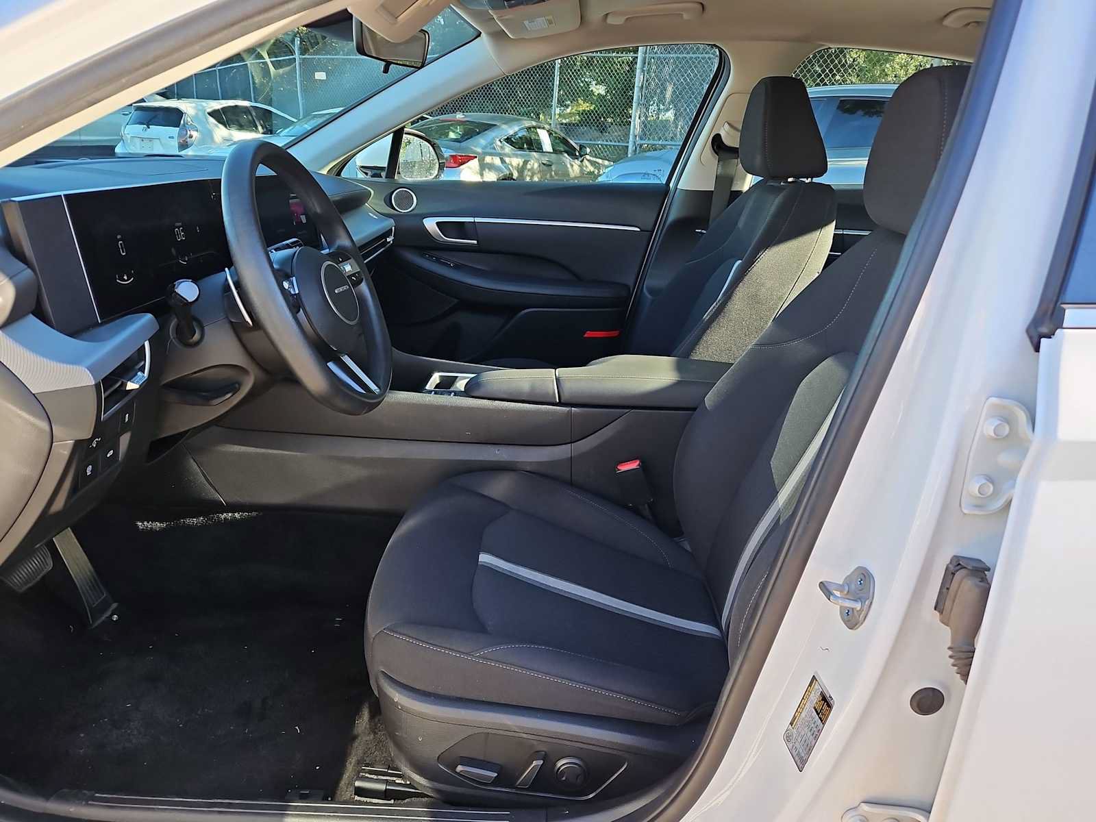 Used 2025 Hyundai Sonata SEL FWD image 14