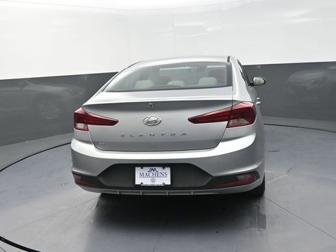 Used 2020 Hyundai Elantra SE FWD image 9