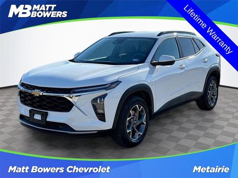 Used 2025 Chevrolet Trax LT image 1