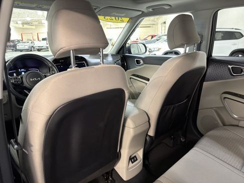 Used 2023 Kia Soul EX FWD image 19
