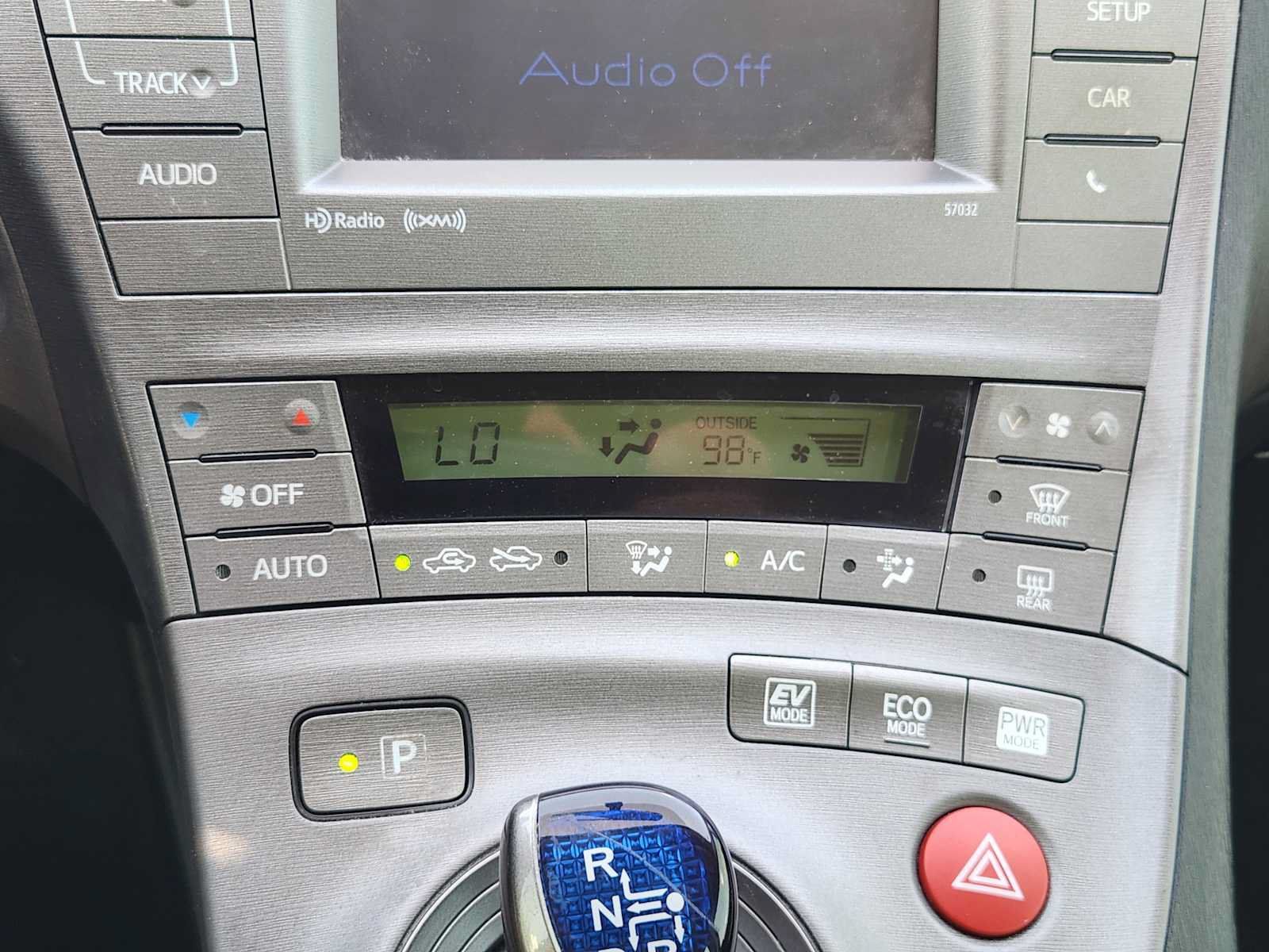 Used 2015 Toyota Prius Persona Series FWD image 18