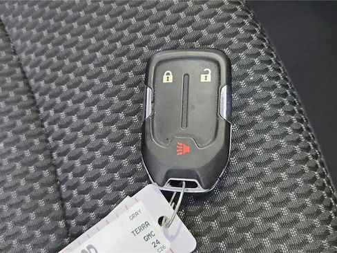 Used 2024 GMC Terrain SLE AWD/4WD image 22