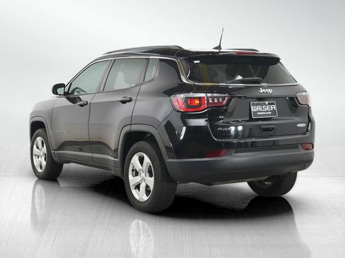 Used 2018 Jeep Compass Latitude w/ Popular Equipment Group AWD/4WD image 3