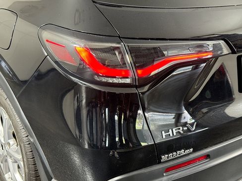 Used 2023 Honda HR-V LX image 36