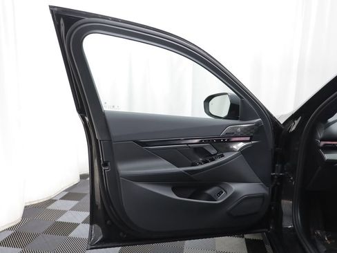 New 2026 BMW i5 eDrive40 w/ M Sport Package AWD/4WD image 5
