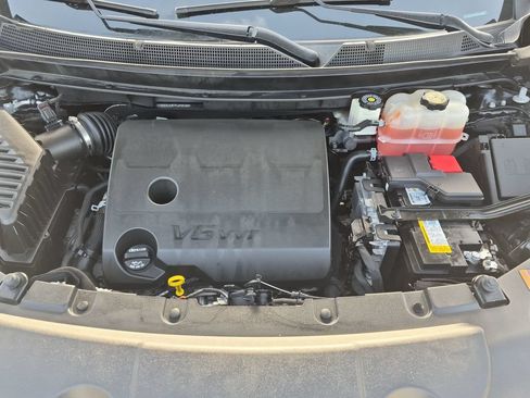 Used 2023 Chevrolet Traverse RS FWD image 25