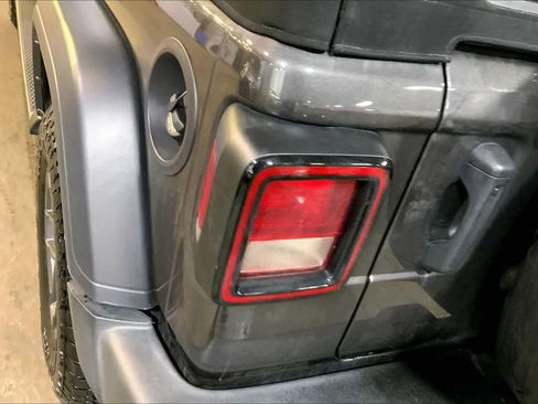 Used 2024 Jeep Wrangler Sport S image 29