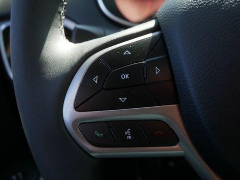 Used 2022 Jeep Cherokee Limited AWD/4WD image 27