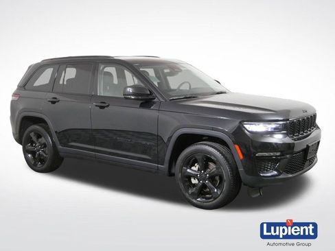 Used 2023 Jeep Grand Cherokee Limited w/ Black Appearance Package AWD/4WD image 1