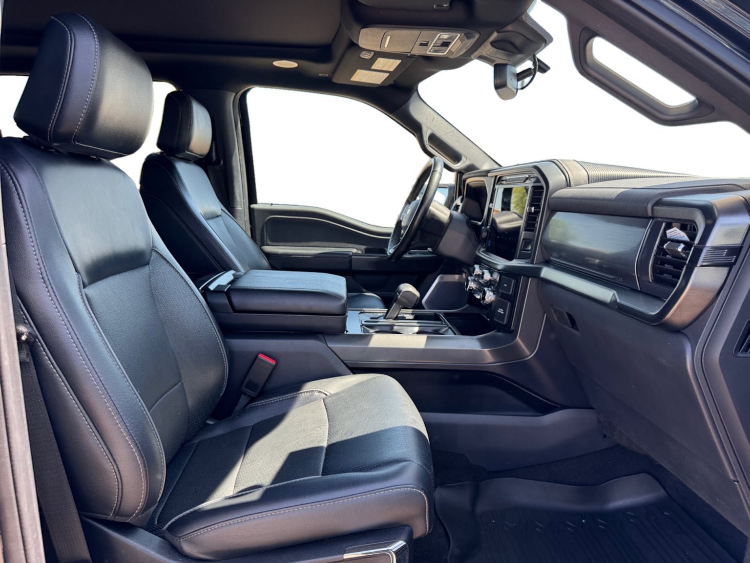 Used 2024 Ford F150 Lariat w/ Equipment Group 502A High AWD/4WD image 17