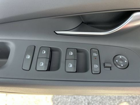 New 2025 Hyundai Elantra SEL FWD image 20