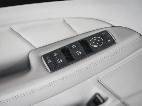 Used 2013 Mercedes-Benz CLS 63 AMG image 36