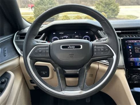 Used 2023 Jeep Grand Cherokee L Limited w/ Luxury Tech Group II image 8