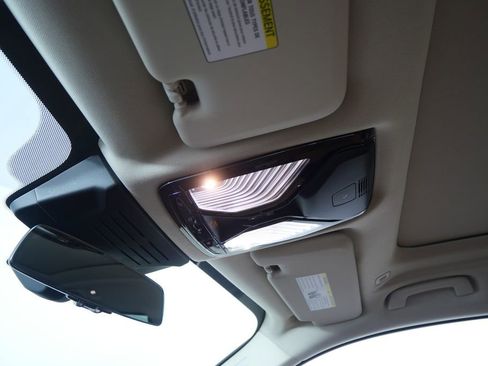 Used 2026 BMW X7 xDrive40i w/ Premium Package image 21