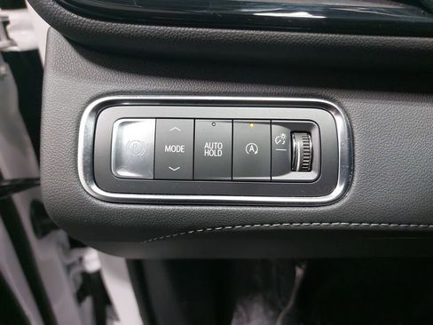 Used 2025 Buick Enclave Avenir w/ Super Cruise Package image 29