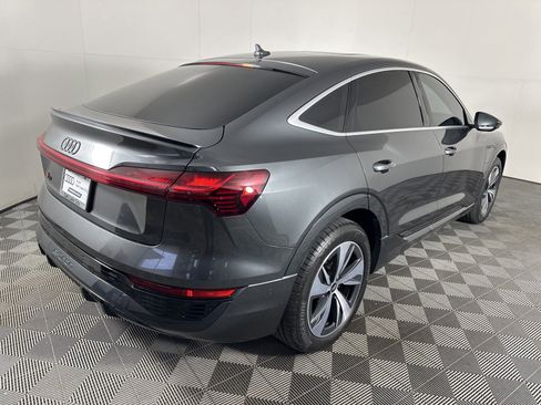 Used 2024 Audi Q8 e-tron Premium Plus image 6