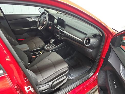 Used 2023 Kia Forte LXS w/ LXS Technology Package FWD image 15