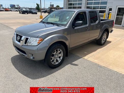 Used 2021 Nissan Frontier SV RWD image 1