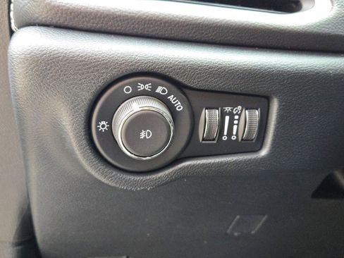 New 2026 Chrysler Pacifica Select image 26