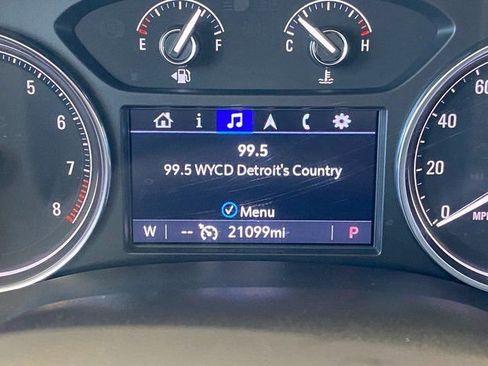 Used 2024 Buick Enclave Essence image 22