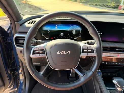 Certified 2025 Kia Telluride SX Prestige AWD/4WD image 14