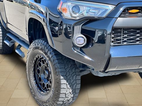 Used 2022 Toyota 4Runner SR5 RWD image 44
