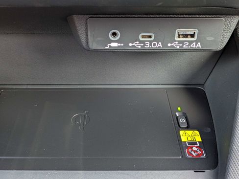 Certified 2025 Subaru Forester Premium w/ Protection Package image 30