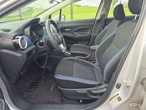 Used 2024 Nissan Versa SV FWD image 2