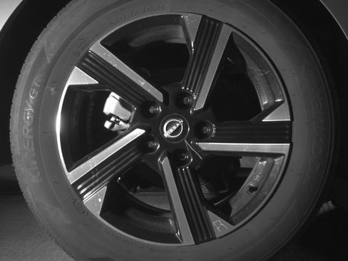 Used 2025 Nissan Sentra SV FWD image 18