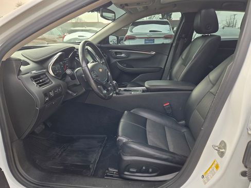 Used 2017 Chevrolet Impala LT w/ Convenience Package image 28