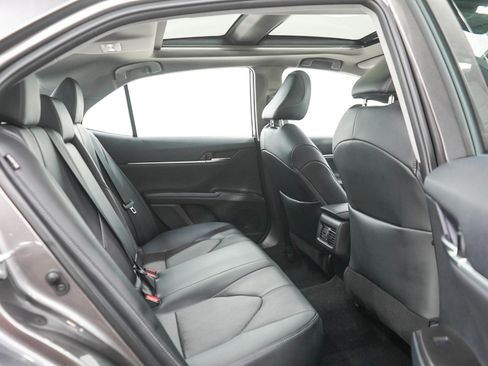 Used 2022 Toyota Camry XSE FWD image 12