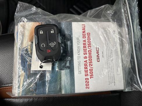 Used 2020 GMC Sierra 1500 AT4 w/ AT4 Premium Package AWD/4WD image 39