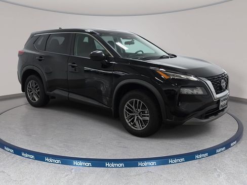 Used 2022 Nissan Rogue S AWD/4WD image 3