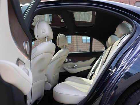 Used 2023 Mercedes-Benz E 350 4MATIC Sedan image 14