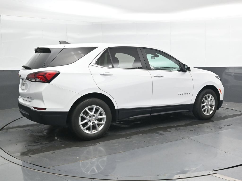 Used 2024 Chevrolet Equinox LT AWD/4WD image 3